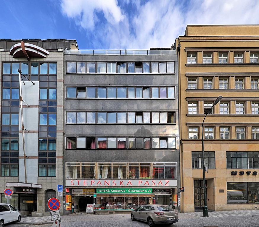 Apartment Stepanska 36 *